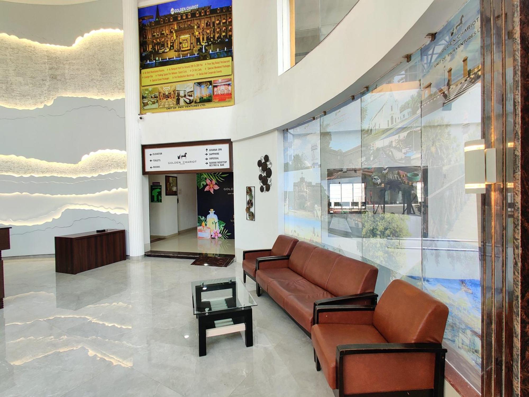 Golden Chariot Hotel Daman Exterior foto